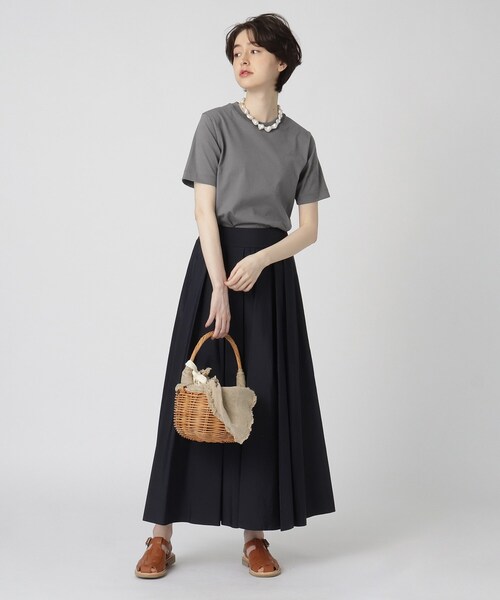 DRESSTERIOR（ドレステリア）の「◆【スタイリスト亀恭子さんコラボレーションアイテム】クラシックプレーンTシャツ（Tシャツ/カットソー・レディース・ホワイト/ベージュ/パープル/ダークグレー・38/36）」の14枚目の写真