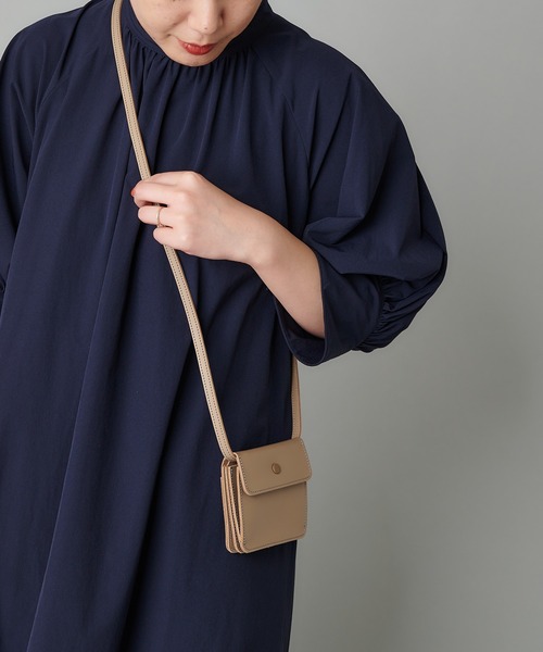 ear PAPILLONNER（イアパピヨネ）の「1/2HALF 財布ショルダーバッグ