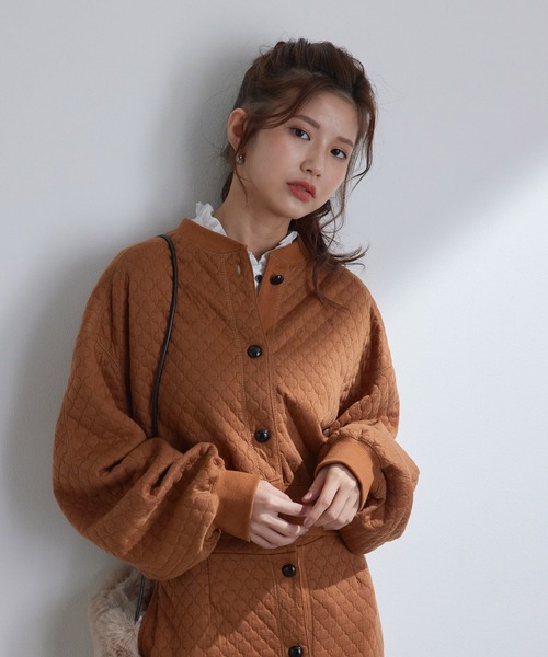 vis-`a-vis（ビサビ）の「【新色追加】カットキルティングボリューム袖ブルゾン【セットアップ対応】（ブルゾン・レディース・ブラック/ブラウン系その他3/オレンジ系その他/ベージュ/キナリ・FREE）」の4枚目の写真