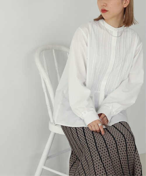 RAY CASSIN（レイカズン）の「タックパネルシャツ（シャツ/ブラウス・レディース・ブラック/オフホワイト/キャメル・FREE）」の2枚目の写真