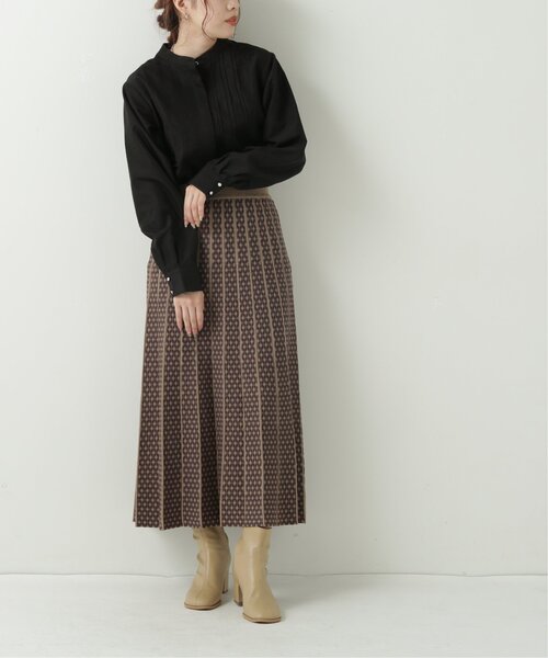 RAY CASSIN（レイカズン）の「タックパネルシャツ（シャツ/ブラウス・レディース・ブラック/オフホワイト/キャメル・FREE）」の4枚目の写真