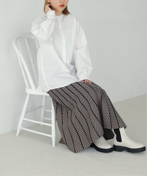 RAY CASSIN（レイカズン）の「タックパネルシャツ（シャツ/ブラウス・レディース・ブラック/オフホワイト/キャメル・FREE）」の11枚目の写真