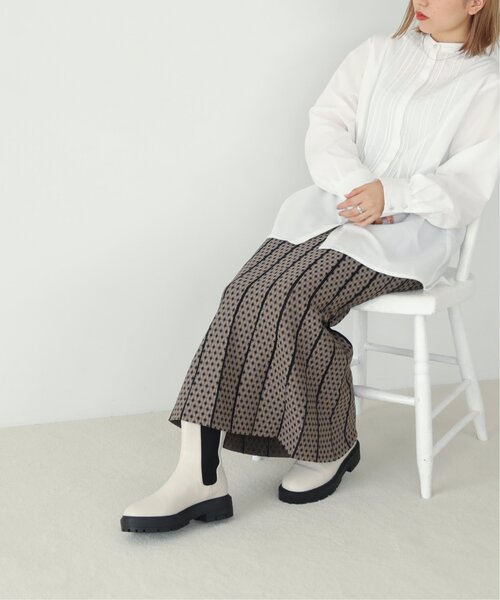 RAY CASSIN（レイカズン）の「タックパネルシャツ（シャツ/ブラウス・レディース・ブラック/オフホワイト/キャメル・FREE）」の8枚目の写真