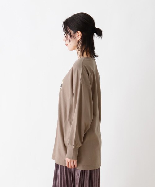 SHOO・LA・RUE（シューラルー）の「◆アソートプリントロンT（Tシャツ/カットソー・レディース・ブラウン系その他/オリーブ系/チャコール/ホワイト系/ライトパープル/ブラック系3・04/02/03）」の19枚目の写真