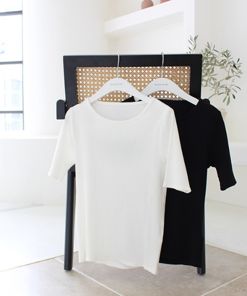 MODE ROBE(モードローブ)の「バックオープンリブトップス(Tシャツ/カットソー・レディース・ブラック/ホワイト・FREE)」の8枚目の写真