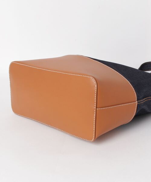 A.P.C.（アーペーセー）の「アーペーセー アクセッラ レザー切替 トートバッグ A.P.C. Axelle TOTE BAG（トートバッグ・レディース・ダークネイビー/キャメル・FREE）」の8枚目の写真