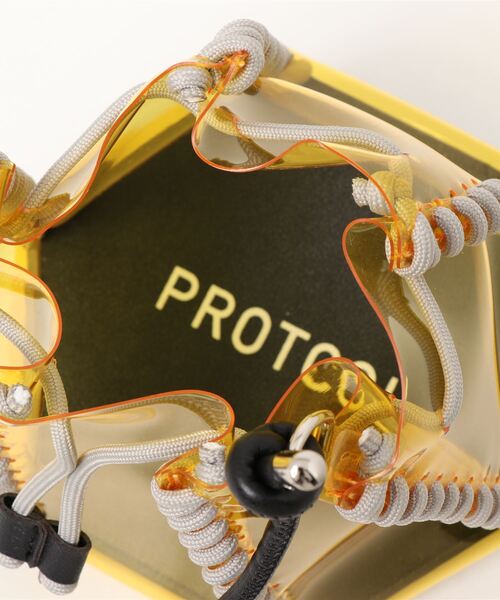 PROTCOL（プロトコル）の「PROTCOL / Hexagon PVC Shoulder Bag / ヘキサゴンピーブイシーショルダーバッグ（ショルダーバッグ・レディース・パープル/イエロー・FREE）」の3枚目の写真