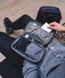 Aer（エアー）の「Aer Cable Kit 2 エアー ケーブルキット 2 ガジェットポーチ PC スマートフォン タブレット 収納（ポーチ）」