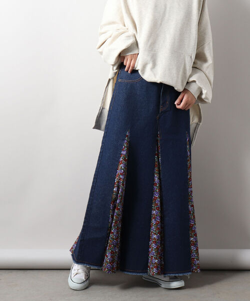 fredy repit（フレディレピ）の「花柄切替デニムスカート（デニムスカート・レディース・ブラック/ネイビー・38/36）」の5枚目の写真