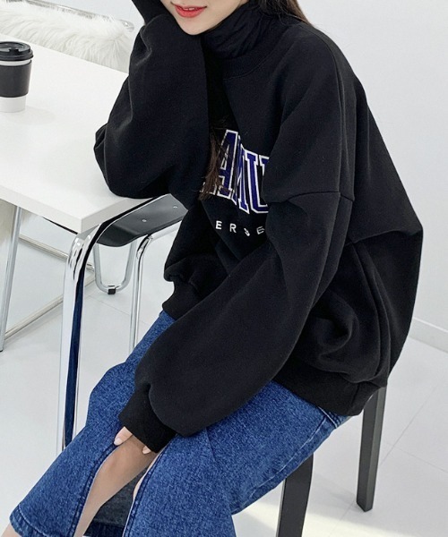 VIBGYOR（ヴィブジョー）の「【CHICHI】PARAMUS MINNESOTA LOGO / パラマス ミネソタ アーチロゴ 配色刺繍 クルーネック スウェット（スウェット・レディース・ブラック/グリーン/グレー系その他/バイオレット・FREE）」の13枚目の写真