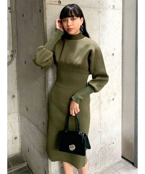 EMODA（エモダ）の「ラウンドニットミディワンピース（ワンピース・レディース・ベージュ/ブラック/カーキ・FREE）」の5枚目の写真