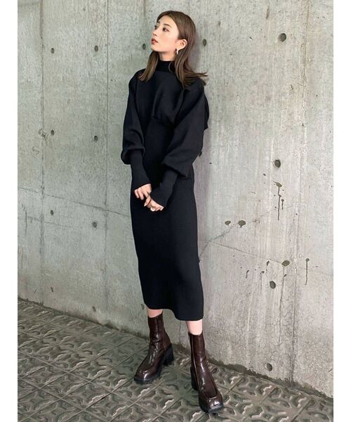 EMODA（エモダ）の「ラウンドニットミディワンピース（ワンピース・レディース・ベージュ/ブラック/カーキ・FREE）」の11枚目の写真