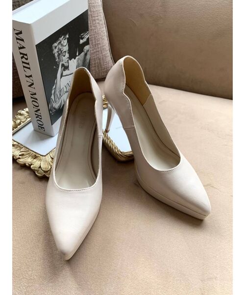 RESEXXY（リゼクシー）の「ベーシックパンプス（パンプス・レディース・ホワイト/ブラック/ベージュ・SMALL/MEDIUM/LARGE）」の3枚目の写真