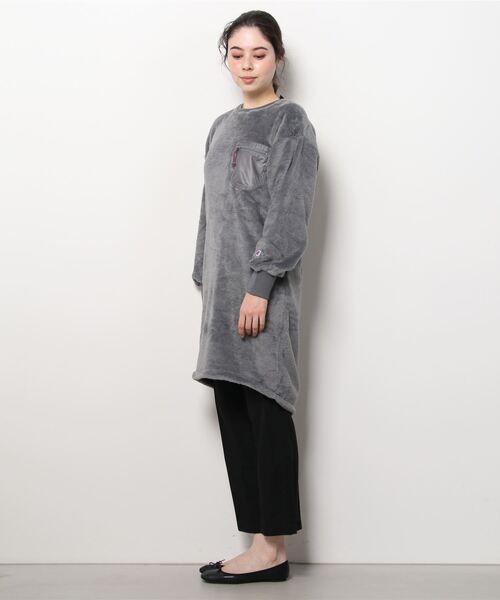 Champion（チャンピオン）の「Champion FLEECE ONEPIEACE DRESS（チュニック・レディース・ブラック/グレー/オリーブ・MEDIUM）」の22枚目の写真