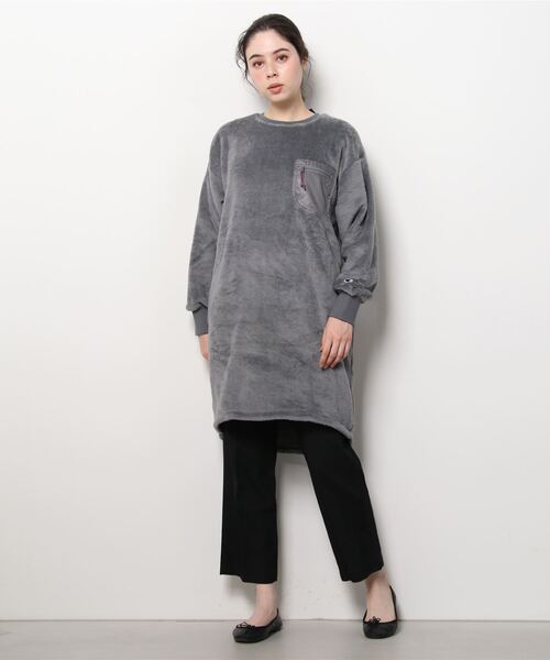 Champion（チャンピオン）の「Champion FLEECE ONEPIEACE DRESS（チュニック・レディース・ブラック/グレー/オリーブ・MEDIUM）」の21枚目の写真