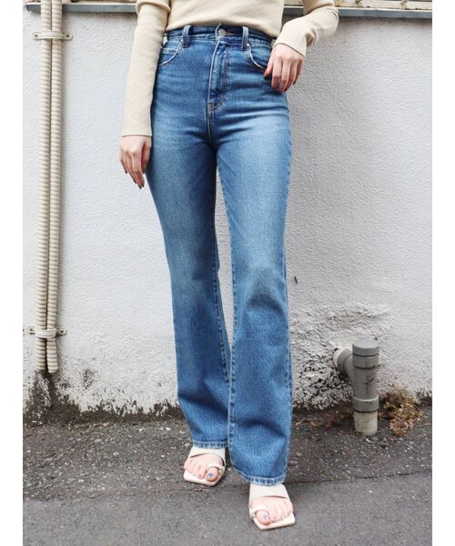 MURUA（ムルーア）の「ヴィンテージフレアデニム（デニムパンツ・レディース・ブルー・2/0/1）」の15枚目の写真