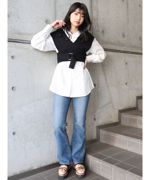 MURUA（ムルーア）の「ヴィンテージフレアデニム（デニムパンツ・レディース・ブルー・2/0/1）」の16枚目の写真