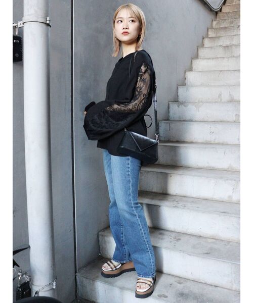 MURUA（ムルーア）の「ヴィンテージフレアデニム（デニムパンツ・レディース・ブルー・2/0/1）」の18枚目の写真