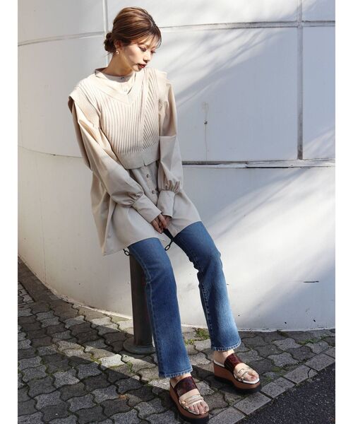 MURUA（ムルーア）の「ヴィンテージフレアデニム（デニムパンツ・レディース・ブルー・2/0/1）」の22枚目の写真