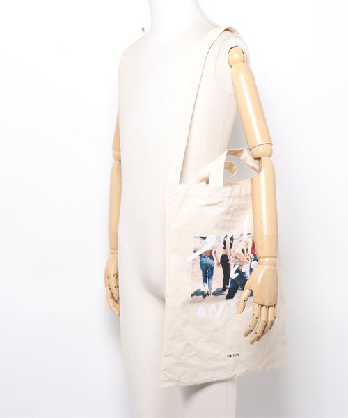 SOMETHING（サムシング）の「SOMETHING TOKYO SOME GIRLS 2WAYトートバッグ（トートバッグ・レディース・アイボリー・FREE）」の5枚目の写真