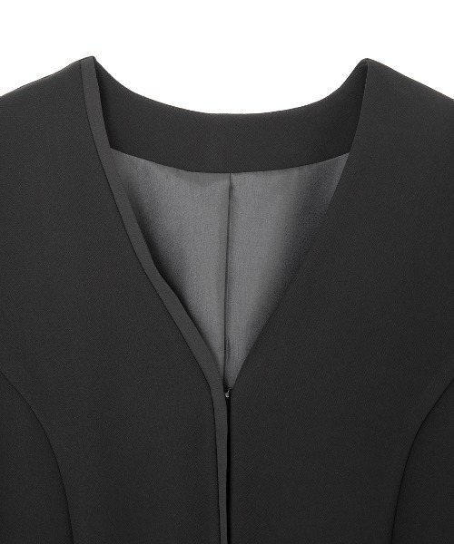kaene（カエン）の「アシメデザインノーカラージャケット［一部ブラックフォーマル対応］（ノーカラージャケット・レディース・ブラック/ネイビー・40/38/36/34）」の20枚目の写真