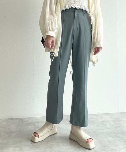 w closet（ダブルクローゼット）の「セミフレアパンツ（その他パンツ・レディース・ベージュ/ブルーグリーン/ブラック・マルチサイズ）」の7枚目の写真