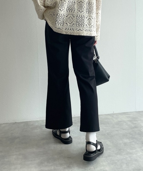 w closet（ダブルクローゼット）の「セミフレアパンツ（その他パンツ・レディース・ベージュ/ブルーグリーン/ブラック・マルチサイズ）」の4枚目の写真