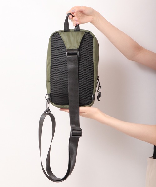 OUTDOOR PRODUCTS(アウトドアプロダクツ)の「OUTDOOR アウトドア ワンショルダーバッグ ボディバッグ ミニバッグ 男女兼用(ボディバッグ/ウエストポーチ・メンズ・ネイビー/カーキ/ブラック・FREE)」の18枚目の写真