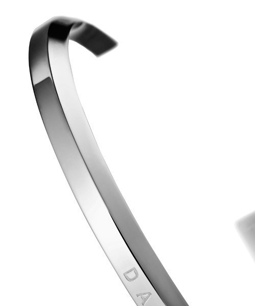 Daniel Wellington（ダニエルウェリントン）の「Daniel Wellington/ダニエル・ウェリントン Classic Cuff Small ブレスレット バングル（バングル/リストバンド・レディース・シルバー・ONE SIZE）」の8枚目の写真