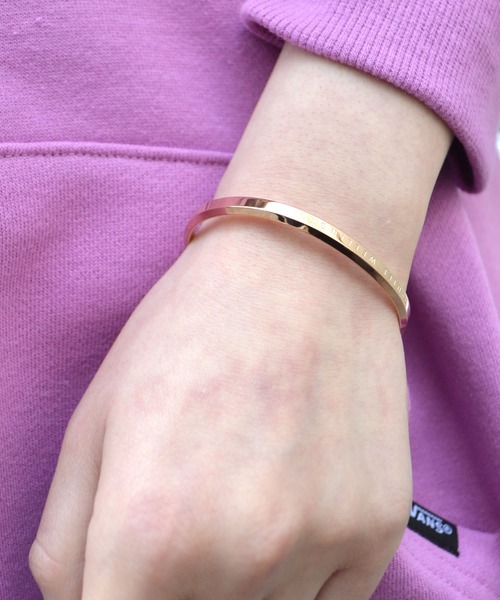 Daniel Wellington（ダニエルウェリントン）の「Daniel Wellington/ダニエル・ウェリントン Classic Cuff Small ブレスレット バングル（バングル/リストバンド・レディース・シルバー・ONE SIZE）」の18枚目の写真