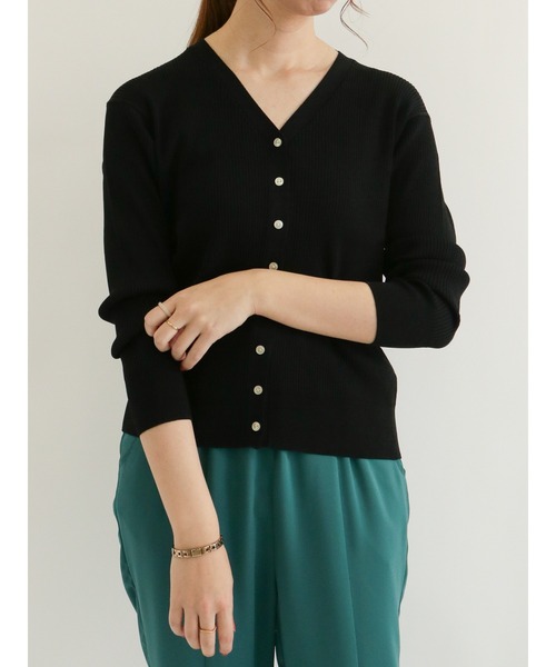 Te chichi（テチチ）の「Vネックリブカーディガン（カーディガン/ボレロ・レディース・オフホワイト/ブラック/グリーン/ピンク・ﾌﾘ-）」の3枚目の写真