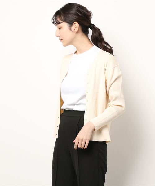 Te chichi（テチチ）の「Vネックリブカーディガン（カーディガン/ボレロ・レディース・オフホワイト/ブラック/グリーン/ピンク・ﾌﾘ-）」の17枚目の写真