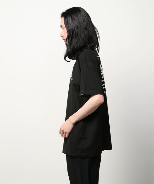 VANS(バンズ)の「【VANS】ブランドロゴバックプリントTシャツ SKETCHY PAST SS(Tシャツ/カットソー・メンズ・ホワイト/ブラック・S/M/L/XL)」の3枚目の写真