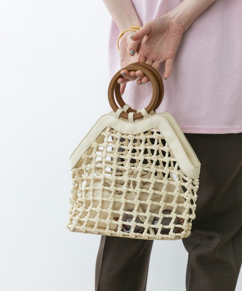 URBAN RESEARCH(アーバンリサーチ)の「ウッドハンドルメッシュバッグ(ハンドバッグ・レディース・アイボリー/ブラック/ミント・-)」の5枚目の写真