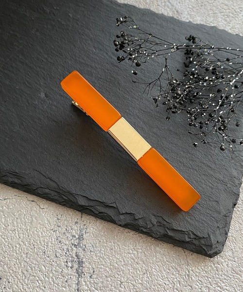 TONE SELECT GOODS（トーンセレクトグッズ）の「【LESRIRE】カラーストーンヘアクリップ（バレッタ/ヘアクリップ・レディース・ホワイト/ブラック/ピンク/オレンジ・FREE）」の4枚目の写真