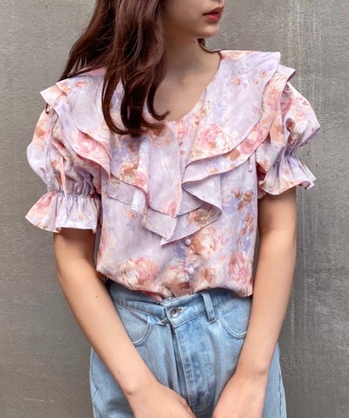 one after another NICE CLAUP(ワンアフターアナザーナイスクラップ)の「マルチWAYフリル羽織りブラウス(シャツ/ブラウス・レディース・ブラック/レッド/アイボリー/サックスブルー系・FREE)」の1枚目の写真