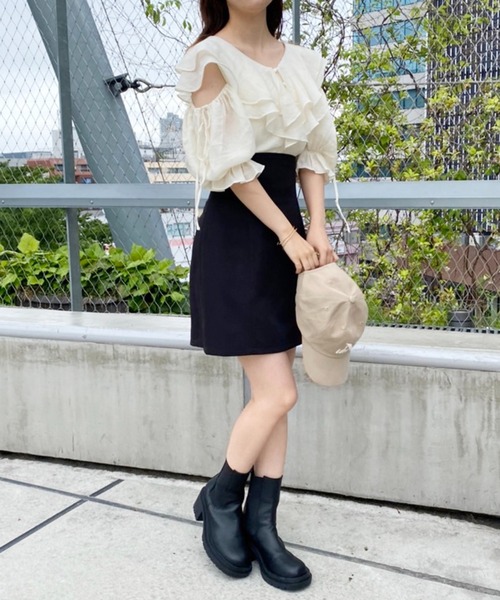 one after another NICE CLAUP(ワンアフターアナザーナイスクラップ)の「マルチWAYフリル羽織りブラウス(シャツ/ブラウス・レディース・ブラック/レッド/アイボリー/サックスブルー系・FREE)」の21枚目の写真