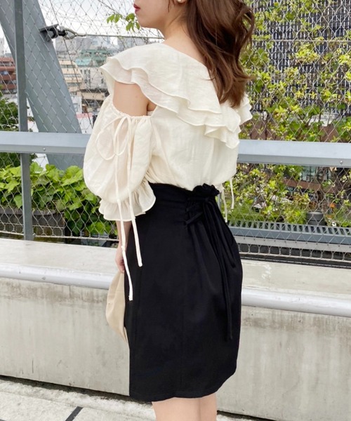 one after another NICE CLAUP(ワンアフターアナザーナイスクラップ)の「マルチWAYフリル羽織りブラウス(シャツ/ブラウス・レディース・ブラック/レッド/アイボリー/サックスブルー系・FREE)」の17枚目の写真