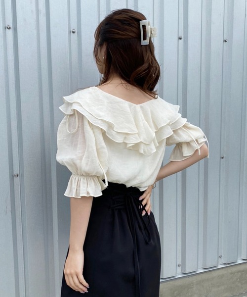 one after another NICE CLAUP(ワンアフターアナザーナイスクラップ)の「マルチWAYフリル羽織りブラウス(シャツ/ブラウス・レディース・ブラック/レッド/アイボリー/サックスブルー系・FREE)」の5枚目の写真