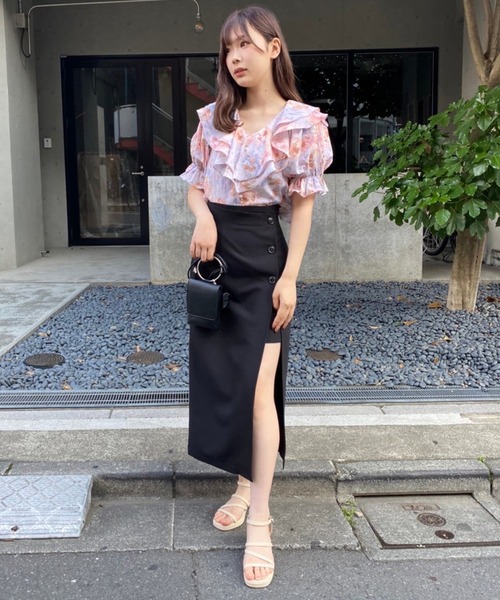 one after another NICE CLAUP(ワンアフターアナザーナイスクラップ)の「マルチWAYフリル羽織りブラウス(シャツ/ブラウス・レディース・ブラック/レッド/アイボリー/サックスブルー系・FREE)」の9枚目の写真