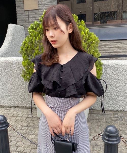 one after another NICE CLAUP(ワンアフターアナザーナイスクラップ)の「マルチWAYフリル羽織りブラウス(シャツ/ブラウス・レディース・ブラック/レッド/アイボリー/サックスブルー系・FREE)」の12枚目の写真
