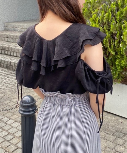 one after another NICE CLAUP(ワンアフターアナザーナイスクラップ)の「マルチWAYフリル羽織りブラウス(シャツ/ブラウス・レディース・ブラック/レッド/アイボリー/サックスブルー系・FREE)」の6枚目の写真