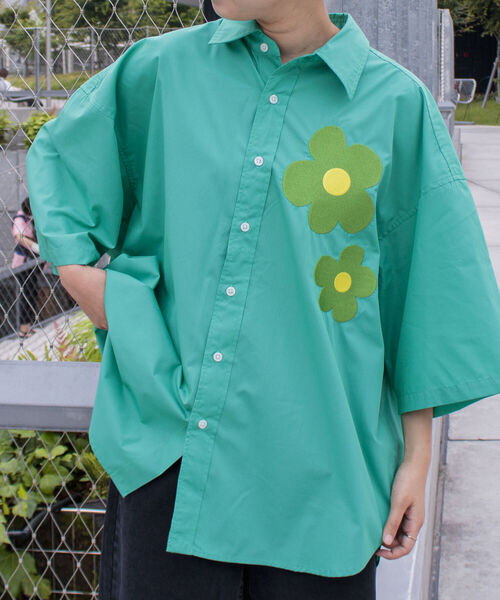 FREDY MAC（フレディーマック）の「【FREDYMAC/フレディマック】ワンポイント レトロフラワー刺繍 レギュラーカラーシャツ 花柄（シャツ/ブラウス・メンズ・グリーン/ブルー/オレンジ・M/L）」の5枚目の写真