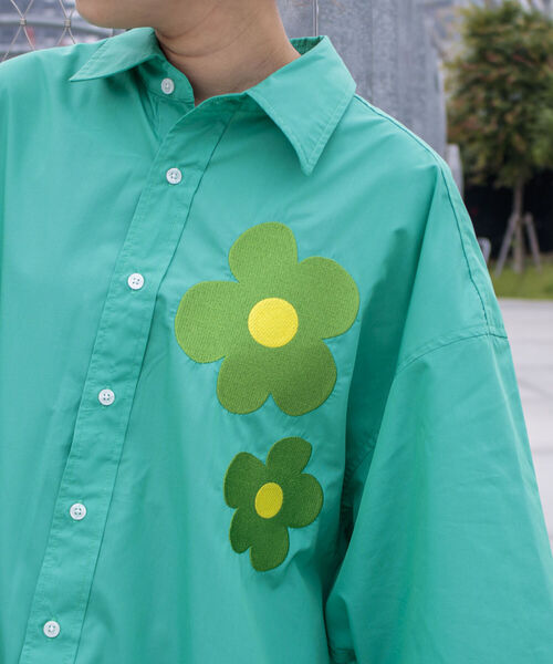 FREDY MAC（フレディーマック）の「【FREDYMAC/フレディマック】ワンポイント レトロフラワー刺繍 レギュラーカラーシャツ 花柄（シャツ/ブラウス・メンズ・グリーン/ブルー/オレンジ・M/L）」の6枚目の写真