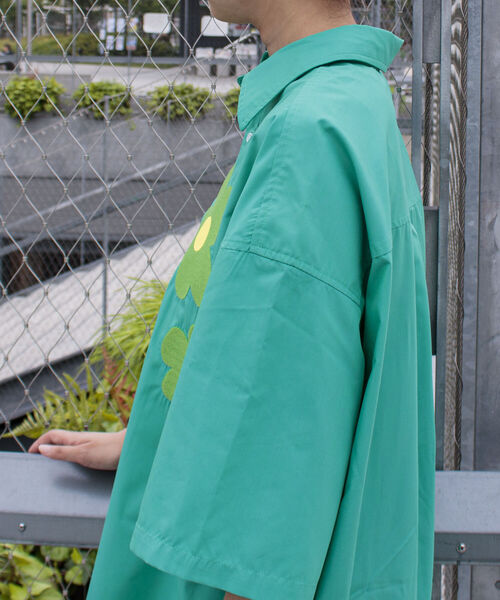 FREDY MAC（フレディーマック）の「【FREDYMAC/フレディマック】ワンポイント レトロフラワー刺繍 レギュラーカラーシャツ 花柄（シャツ/ブラウス・メンズ・グリーン/ブルー/オレンジ・M/L）」の9枚目の写真