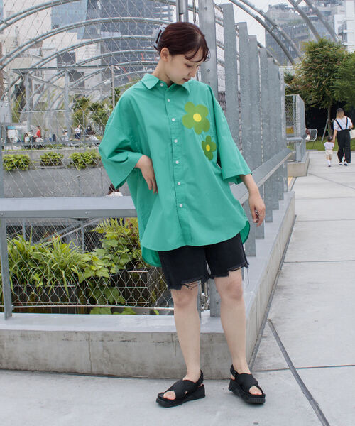 FREDY MAC（フレディーマック）の「【FREDYMAC/フレディマック】ワンポイント レトロフラワー刺繍 レギュラーカラーシャツ 花柄（シャツ/ブラウス・メンズ・グリーン/ブルー/オレンジ・M/L）」の12枚目の写真