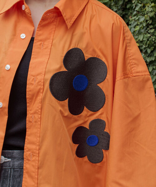 FREDY MAC（フレディーマック）の「【FREDYMAC/フレディマック】ワンポイント レトロフラワー刺繍 レギュラーカラーシャツ 花柄（シャツ/ブラウス・メンズ・グリーン/ブルー/オレンジ・M/L）」の16枚目の写真