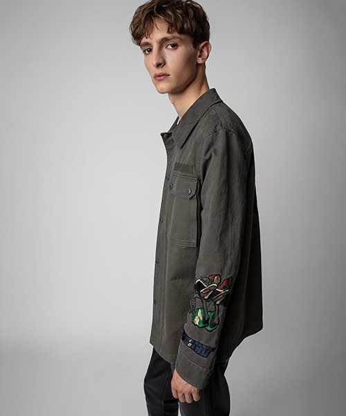 ZADIG&VOLTAIRE(ザディグ エ ヴォルテール)の「BERN MILI DYE 25 ANS(ミリタリージャケット・メンズ・モスグリーン・XS/M/S)」の3枚目の写真