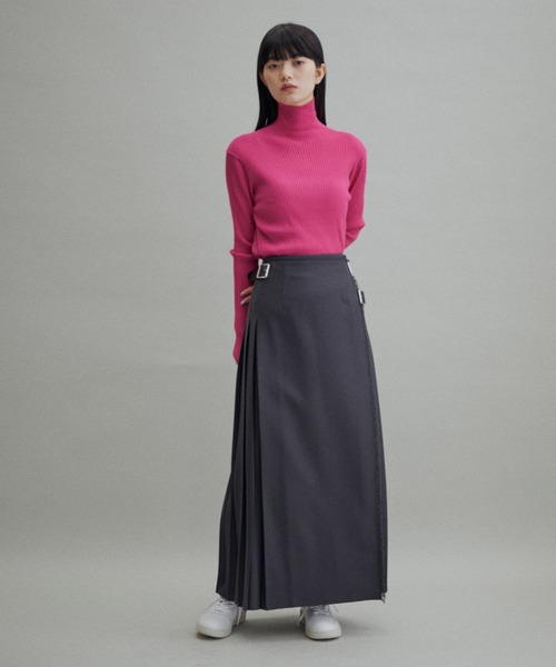 ADAM ET ROPE'（アダムエロペ）の「【サステナブル・WEB限定(一部店舗展開あり)】エコベロRIBタートル（ニット/セーター・レディース・ブラック/ピンク/オレンジ/グリーン・FREE）」の8枚目の写真