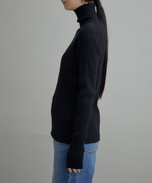 ADAM ET ROPE'（アダムエロペ）の「【サステナブル・WEB限定(一部店舗展開あり)】エコベロRIBタートル（ニット/セーター・レディース・ブラック/ピンク/オレンジ/グリーン・FREE）」の16枚目の写真